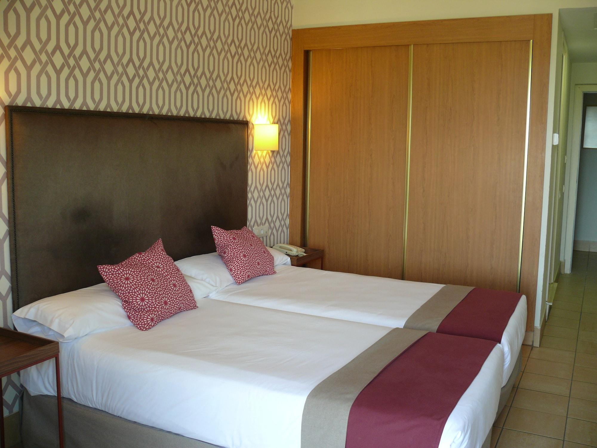 Hotel Oromana Alcala de Guadaira Bagian luar foto