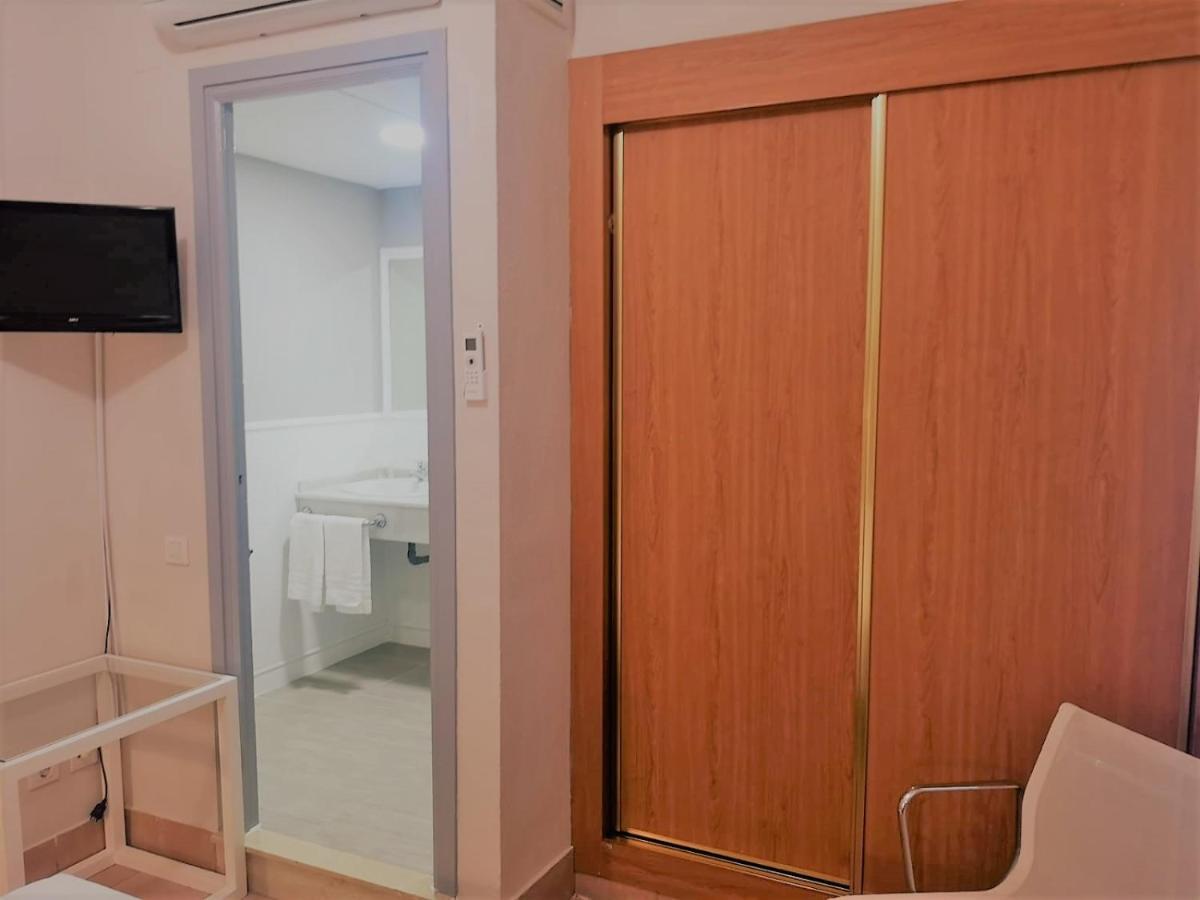 Hotel Oromana Alcala de Guadaira Bagian luar foto