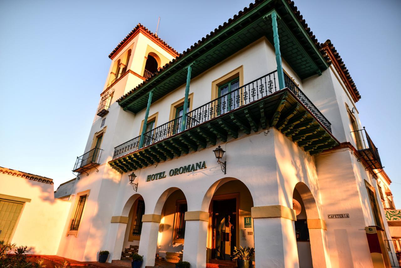 Hotel Oromana Alcala de Guadaira Bagian luar foto